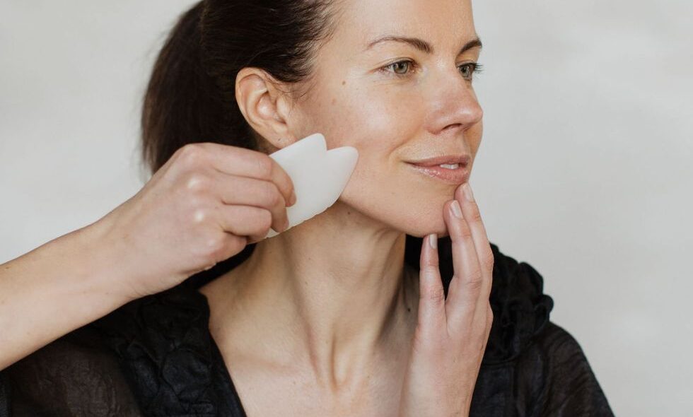 KINKEKOMPLEKT: Gua Sha kivi + Gua Sha näomassaaži online kursus